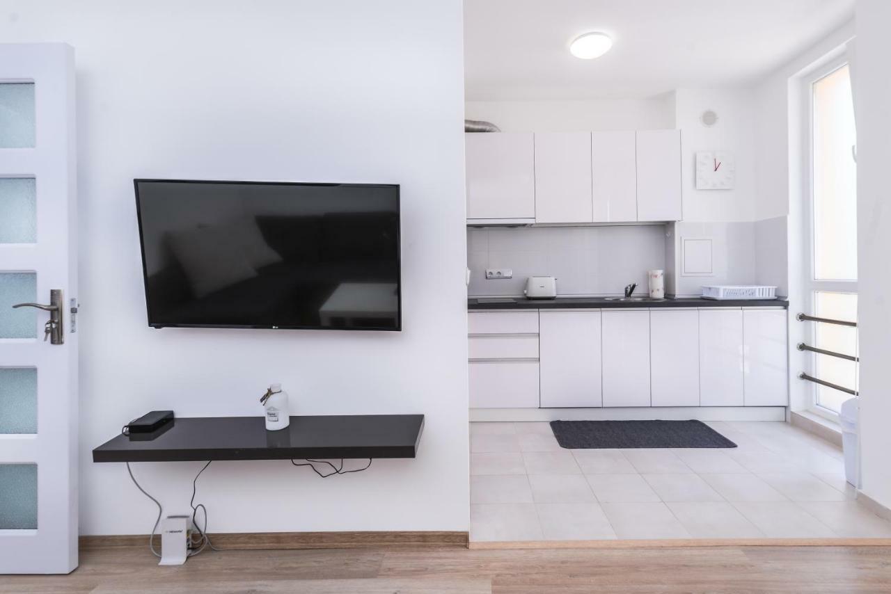 Cinecitta - One Bedroom Lion'S Bridge Apartment 소피아 외부 사진