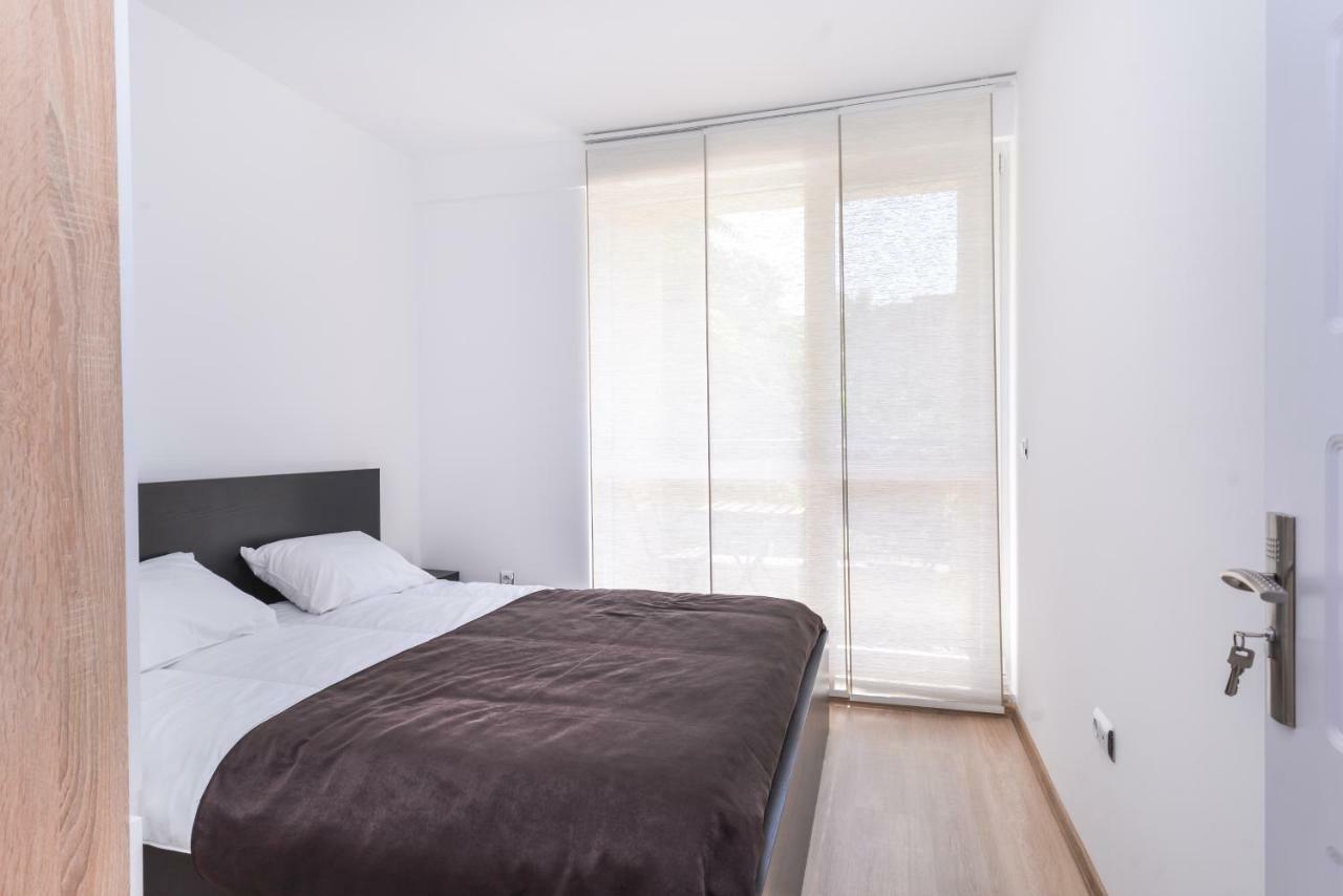 Cinecitta - One Bedroom Lion'S Bridge Apartment 소피아 외부 사진